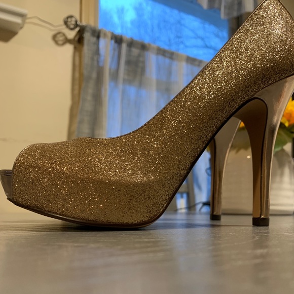 NEW Sexy Jacqueline Ferrar 4.5” Heels - Picture 6 of 6